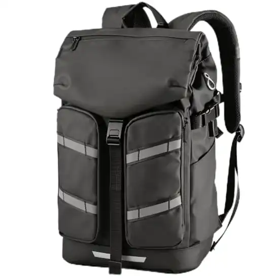【50%ポイント！】AISFA バックパック スクエア 30L 防水 USB充電ポート付きが6,299円（実質3,179円）送料無料