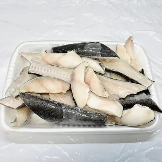 【9】ぎんだら 銀鱈切身 切り落とし 1㎏【訳あり・破材・脂のってます 】ぎんだらの切り落としというだけで味は変わりません。焼物・お鍋・ムニエル・ホイル焼きに等でお召し上がりください【冷凍便】